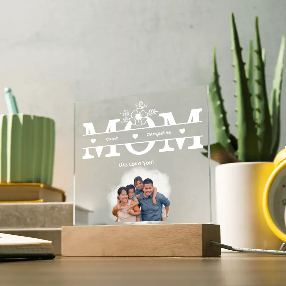 Acrylic MOM Personalized with Names